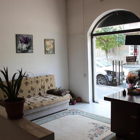 Hostel Near The Square Tbilisi Ngoại thất bức ảnh