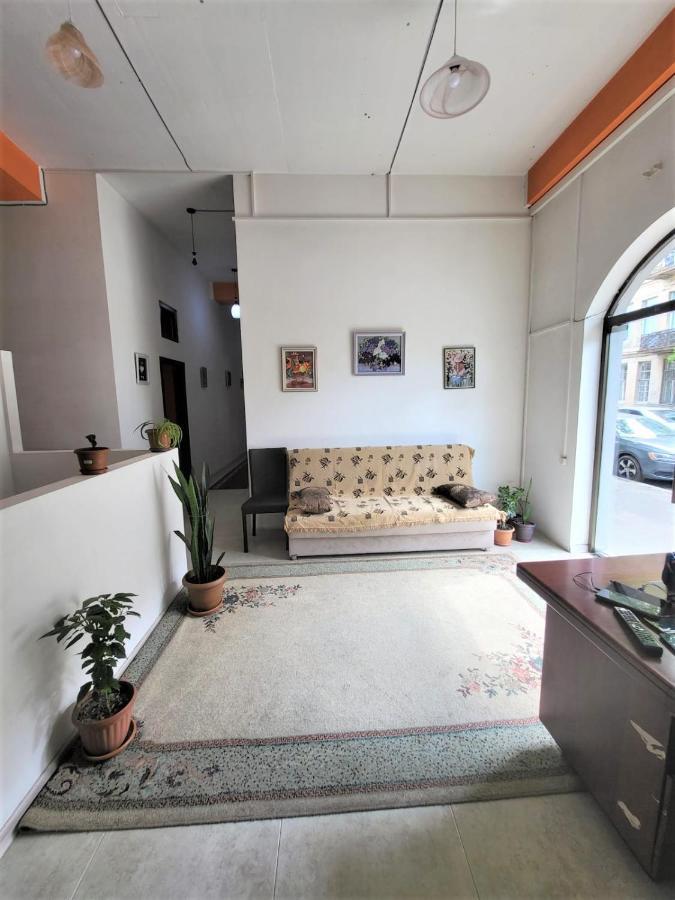 Hostel Near The Square Tbilisi Ngoại thất bức ảnh