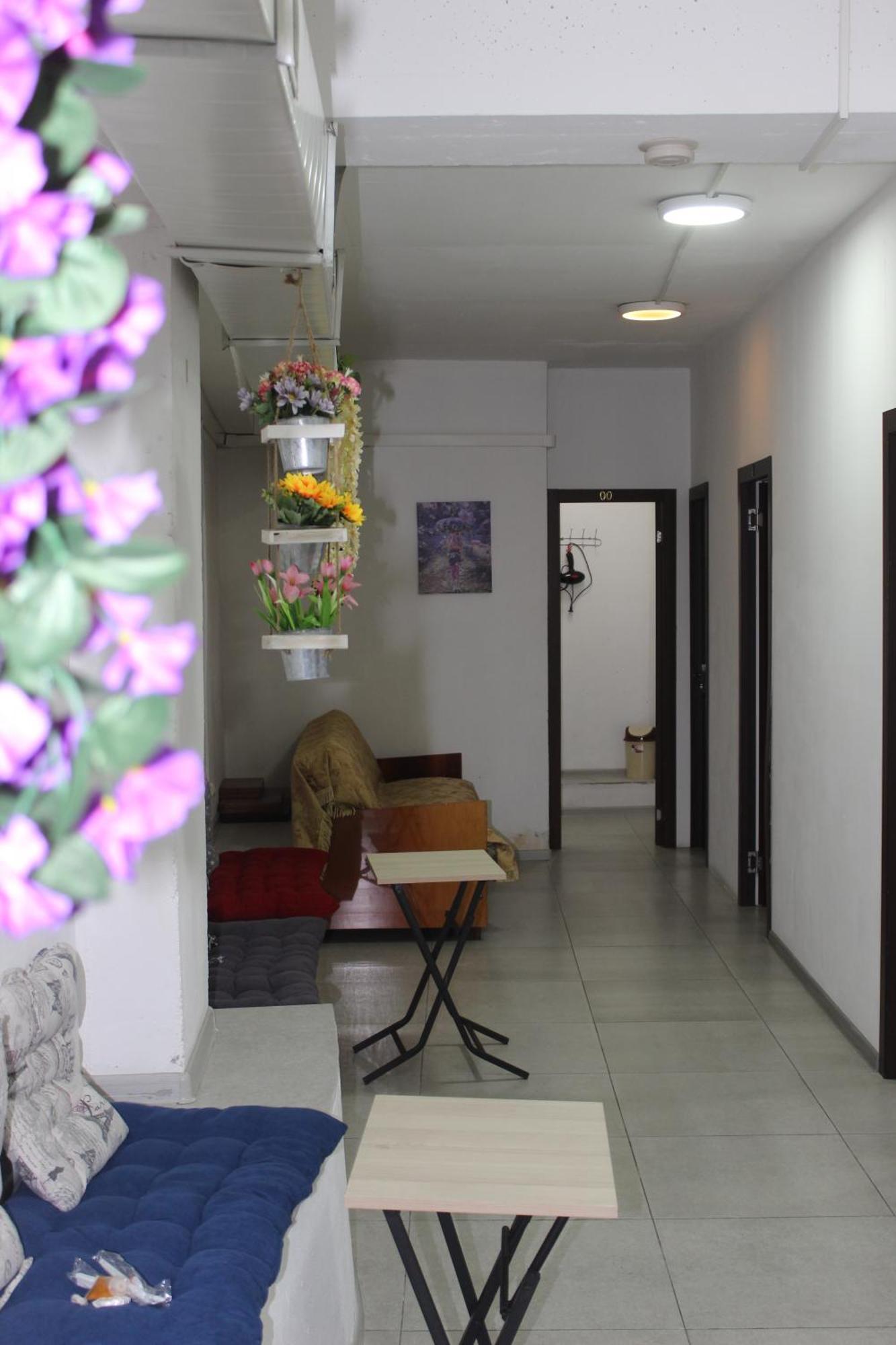 Hostel Near The Square Tbilisi Ngoại thất bức ảnh