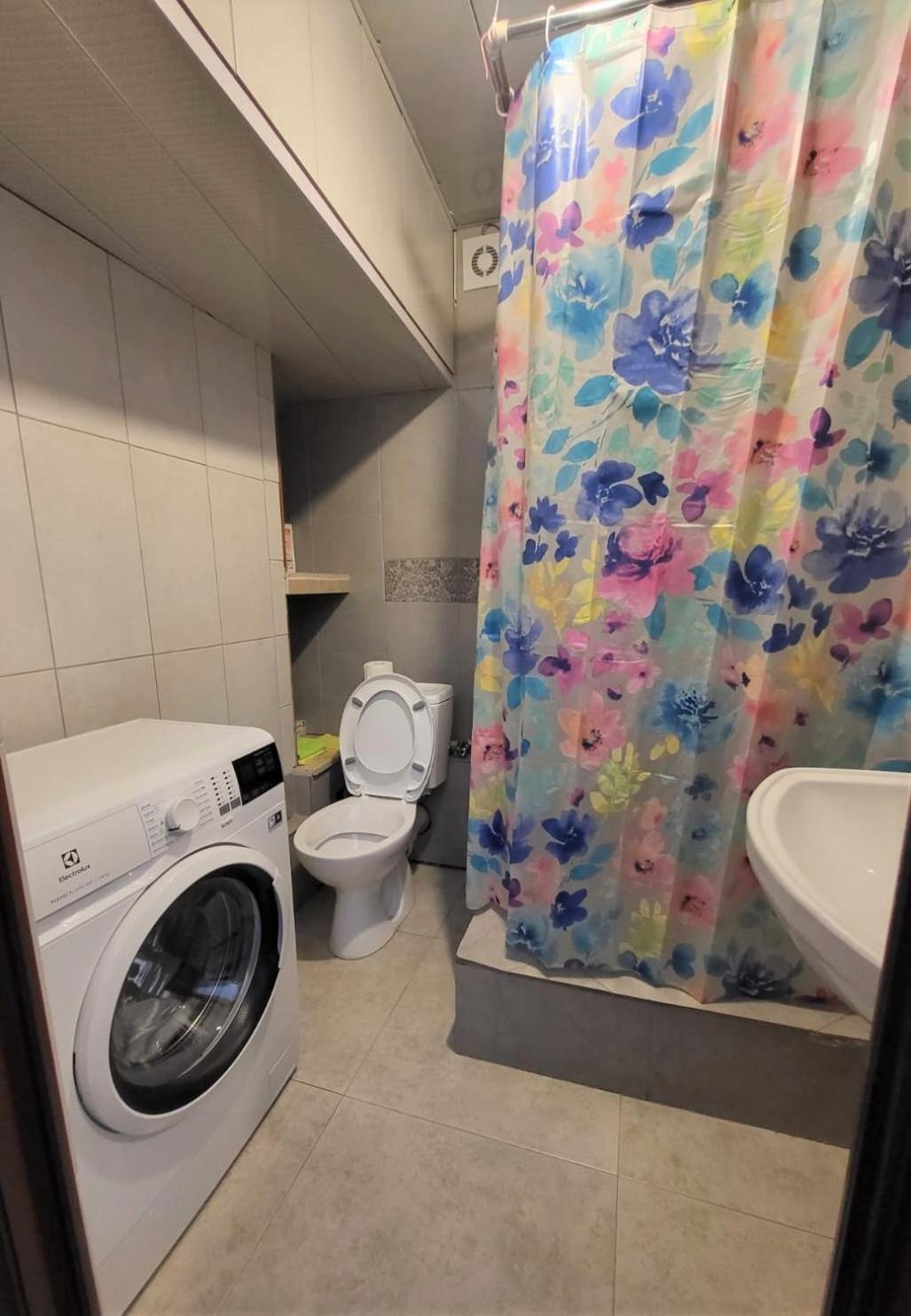 Hostel Near The Square Tbilisi Ngoại thất bức ảnh