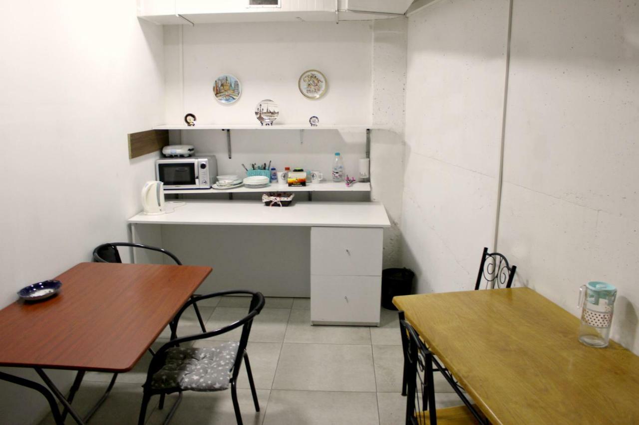 Hostel Near The Square Tbilisi Ngoại thất bức ảnh